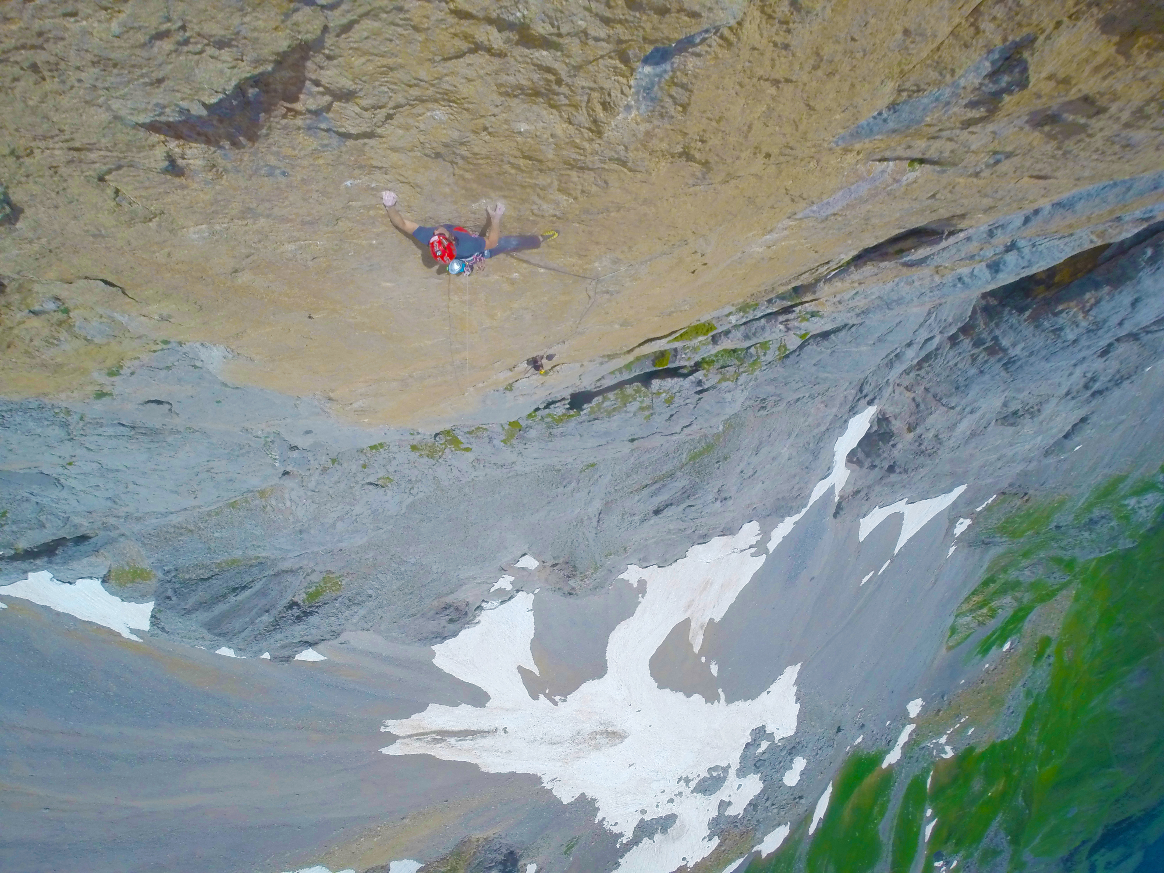 IRAULTZA GORRIA 8b 200m nueva vía en el Atxerito (Pirineos)