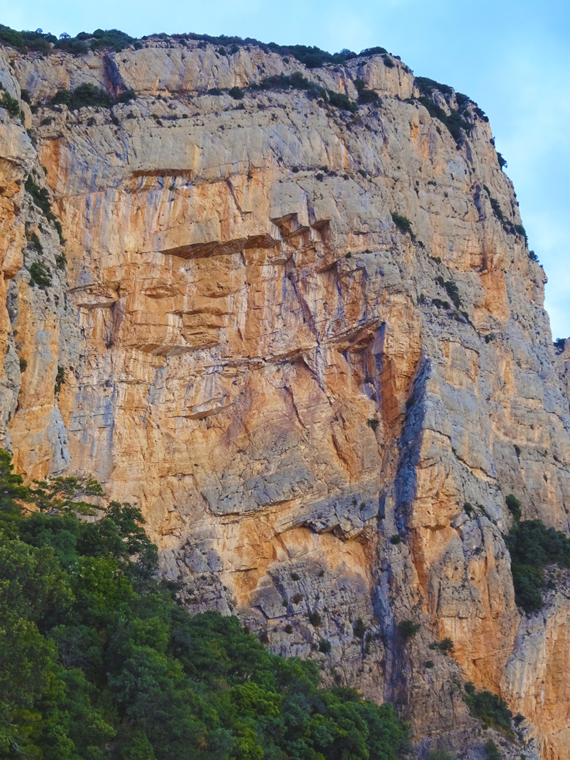 L'Eix del Mal Paret dels Sostres