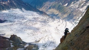 Grandes Jorasses, Espolon Walker. Arnau en las Placas Grises
